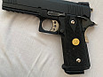 Colt 1911 plyn