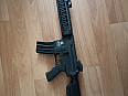 M4 s tlumičem