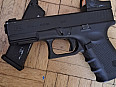Umarex Glock 19 Gen 4 s destičkou a kolimátorem
