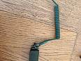 Taktická pružinová šňůra na pistoli (lanyard) - olivová, QD karabina