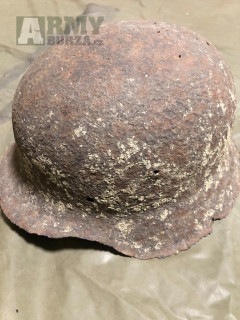 Německá vykopaná helma