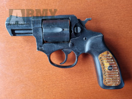 Prodám plynnový revolver.