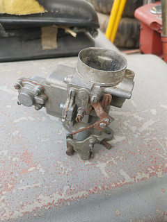 Prodám karburator Ford Mutt