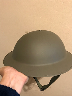Replika britské helmy kov
