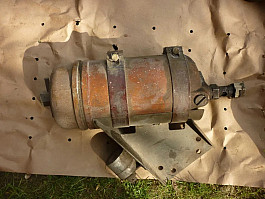 Olejový filtr dělostřeleckého traktoru ATS-59G