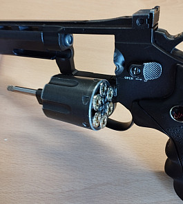Airsoftový revolver DAN WESSON 8” - CO2