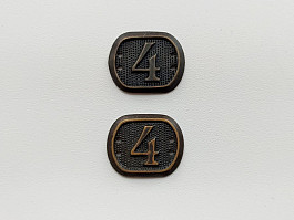 Originál prvorepublikové límcové odznaky  "4" (Hradec Králové Klatovy Bratislava)