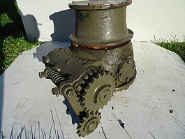 OT - 65 , FUG Naviják na korbu vozidla .