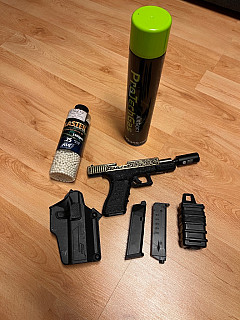 WE Glock 18 zlatý (G002BOX-FB)