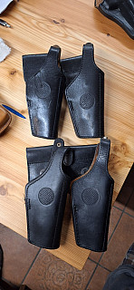 Pouzdro CZ 75. Kožené