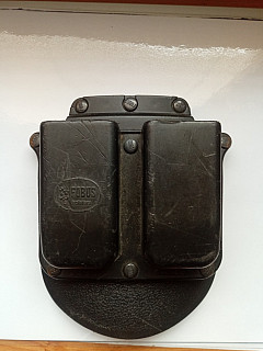 Dvojitá sumka na zásobník Glock.