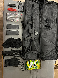 Airsoft vybavení + zbraň (RRA SA-E03 EDGE 2.0™)