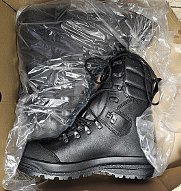 Boty polní nové, nenošené. Kanady.