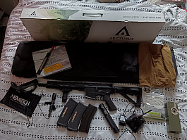 Zbraň AT-AR01-CQ (ARCTURUS)