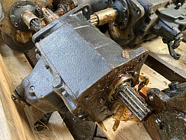 UAZ 452, sanitka predám novú prevodovku a reduk prevodovku