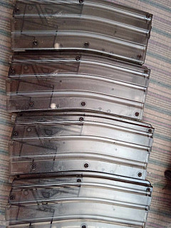 Ruční rychlo-dobíječka (plnička) ve tvaru zásobníku na 500 kuliček