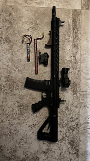 TR16 MBR 556WH - Advanced, G2 Technology + Maskáčová vesta s nosičem plátů Emereson