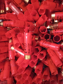 Brokovnicové plastové dutinky ráže 12  určené k přebíjení