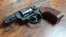 Flobert revolver KORA Brno 2,5" - černý/dřevo cal. 6mm