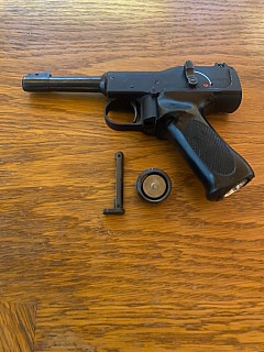 Prodám samonabíjecí vzduchovku APP-661 na CO2.