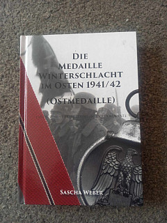 Prodám knihu DIE MEDAILLE WINTERSCHLACHT IM OSTEN 1941/42