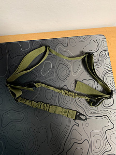 Prodám dvoubodový pružný popruh zelený