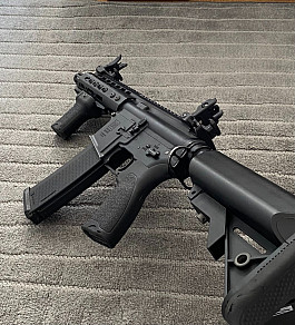 Airsoft zbraň - Specna Arms + příslušenství, flex. cena