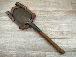 Československá polní lopatka ČSLA se závěsníkem originál