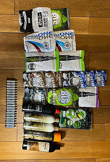 Airsoftové kuličky, plyny a bombičky – mix váhovek, většina nerozbalená