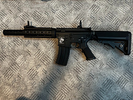 Airsoftová puška M4 RIS CQB