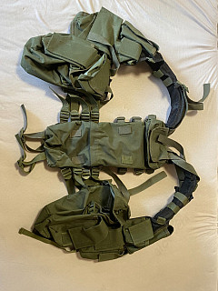 Airsoft AK-74, optika, pistol, vesta, baterie.