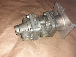 Dvouokruhovy hlavni brzdic 443612228000 TATRA 148