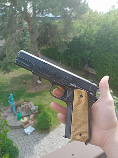 1911 AW Custom s rytím + holster