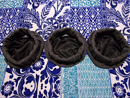 Pakul šedý s černou podšívkou