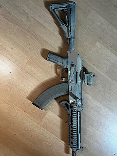 Upravené Ak74 a AR15