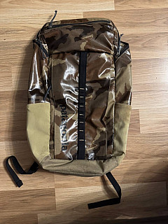 Patagonia batoh black hole