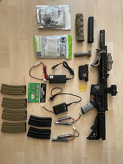 Kompletni vybava na Airsoft (zbran, vystroj)
