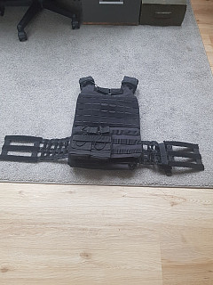 Taktická vesta Molle/Laser-Cut - černá, GFC