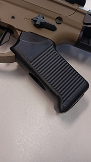 FG 42 pažbička/grip pro AR