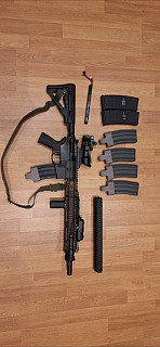 M4 block 2 daniel defense +příslušenství