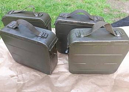 Muniční bedny s 250článkovými pásy 7,62x54 mm