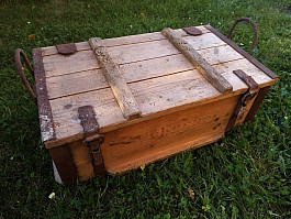 Originál prvorepubliková bedna 15 cm hrubá houfnice vz. 25 nábojky