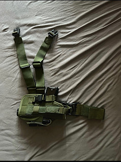 Stehenní pouzdro na zbraň