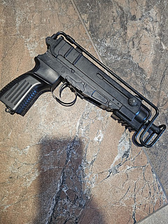 zdravim prodam airsoftoveho skorpika 