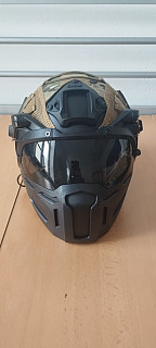 Helma fast s obličejovou maskou