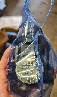 Palivové čerpadlo BNK-12TK a vysílač otáčkoměru DT-5M