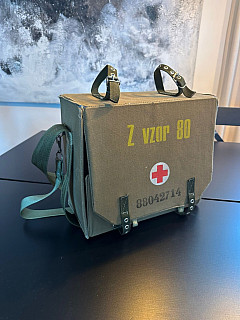 ČSLA Lékarnička Vz. 80