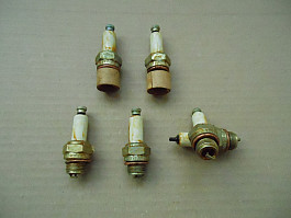 Zapalovací svíčka Gaz 67 Čapajev, Gaz 69, Gaz 63, ZiL 157. 