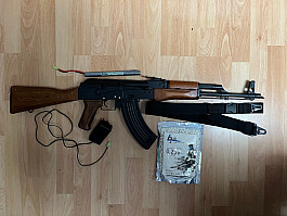 Prodám Airsoft zbraň AK-47 CYMA
