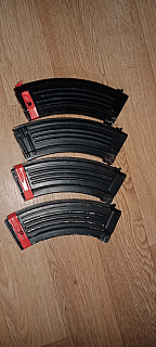 Prodám 4 zásobníky ak47 na 90 ran a 120 ran airsfot